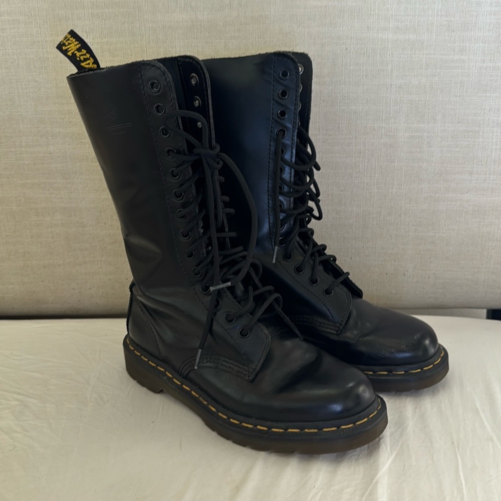 Doc Martens 1914 black smooth leather lace up